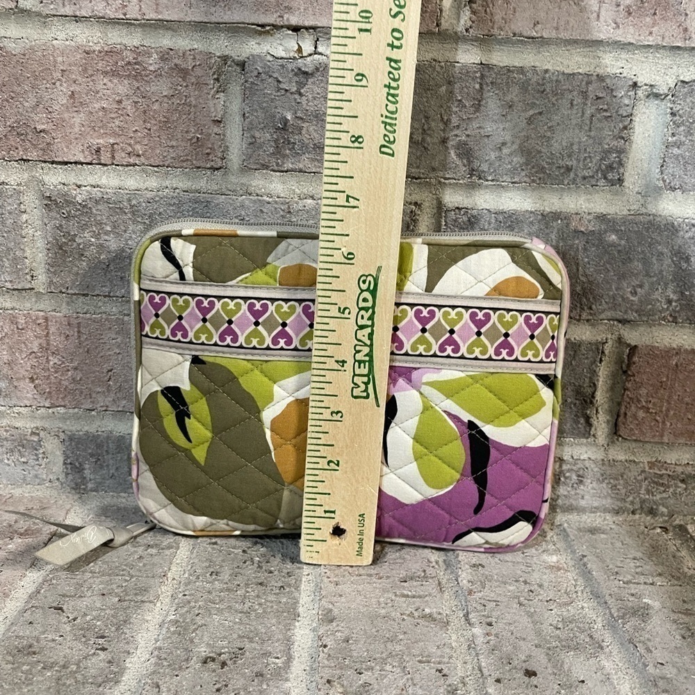 Vera Bradley - Picture 4 of 7
